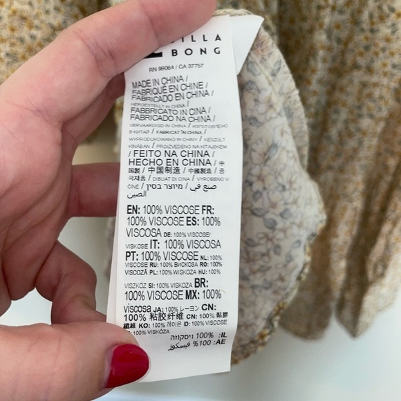 Billabong NWT Dream Isle Charmer Yellow Floral Dress Size Small Oversized - Picture 8 of 9